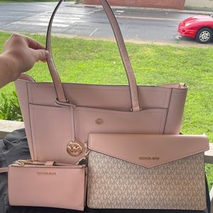 Michael Kors Large Maisie Pebbled LeatherTote 3-in1 Bag & Adele phone Wallet